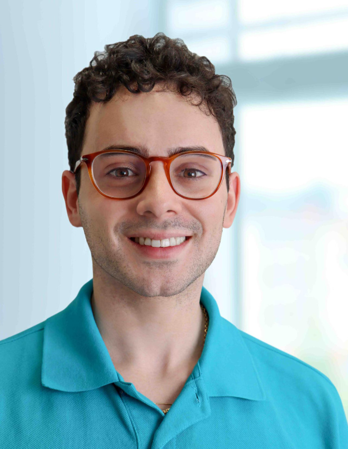 IMG_8052-Dr-Caroli_698x900